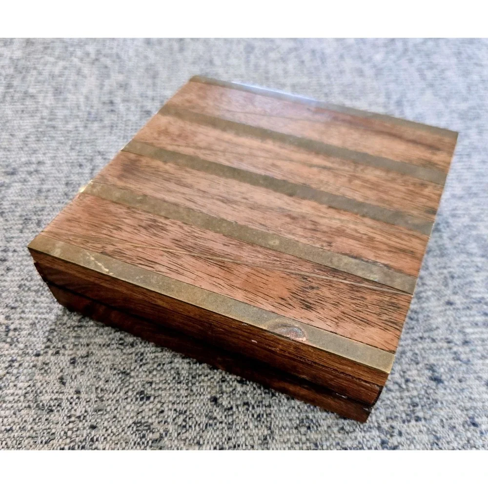 Vintage Wooden Trinket Box With Brass Inlays - 5